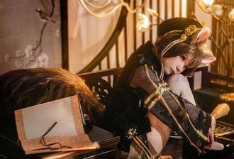 铁打萌萌_moi的柴郡旗袍，看看这美图里的挑战极限