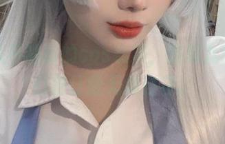 阿九从不咕咕的cos表演，路易九世这样打扮让我无地自容。