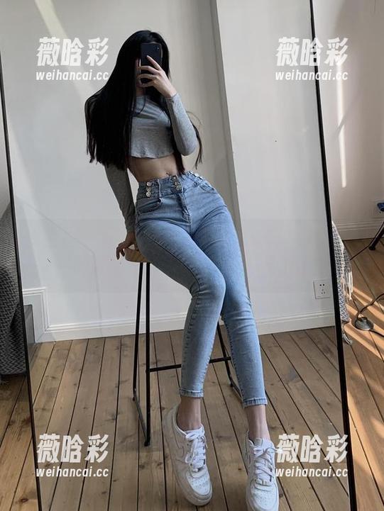 微密圈 - 精选箱子里的奇遇：陈佩奇与她的红色兔子，耳朵都快起飞了