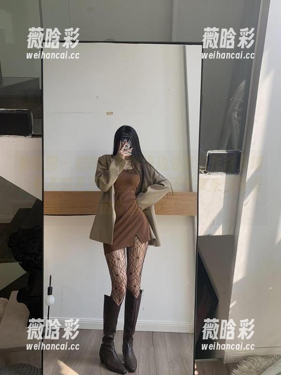 陈佩奇 微密圈 - 把陈佩奇的海边分享当作背景墙,真不知是把它挂上去,还是拿来当年假的度假错觉?